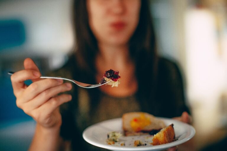 Read more about the article 5 Eating Habits To Overcome