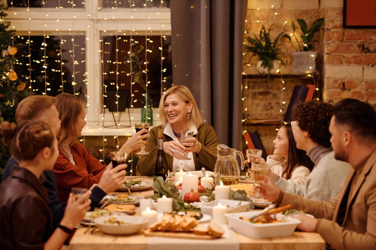 Read more about the article 5 Tips To Enjoy New Year’s Party Without Food Guilt.