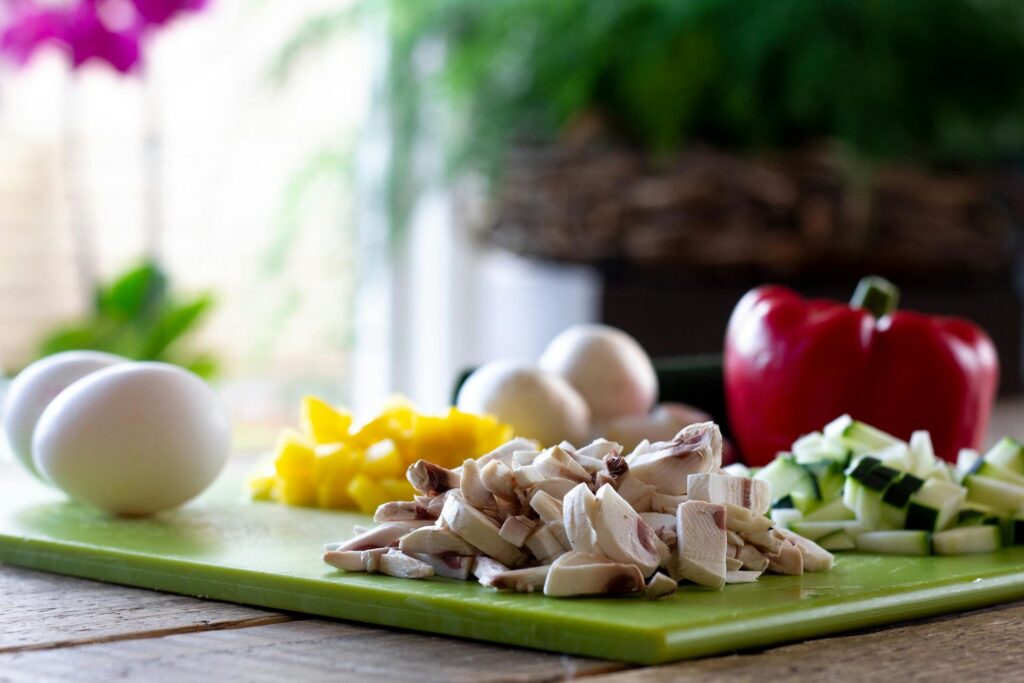 6 Tips For Food Safety In Summer Natural goodness cutting veggies