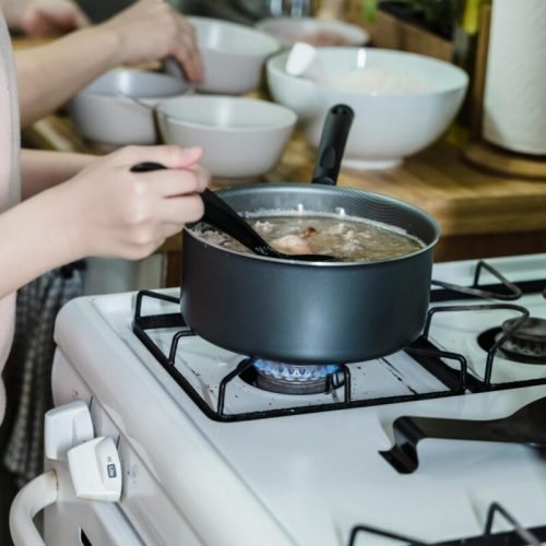 12 Useful Cooking Safety Tips
