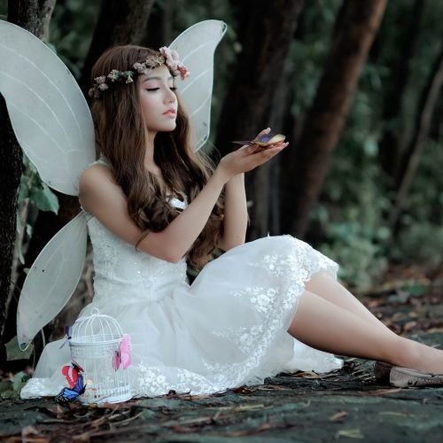 Photo by Tu00fa Nguyu1ec5n on <a href="https://www.pexels.com/photo/beautiful-fairy-in-white-dress-1545590/" rel="nofollow">Pexels.com</a>